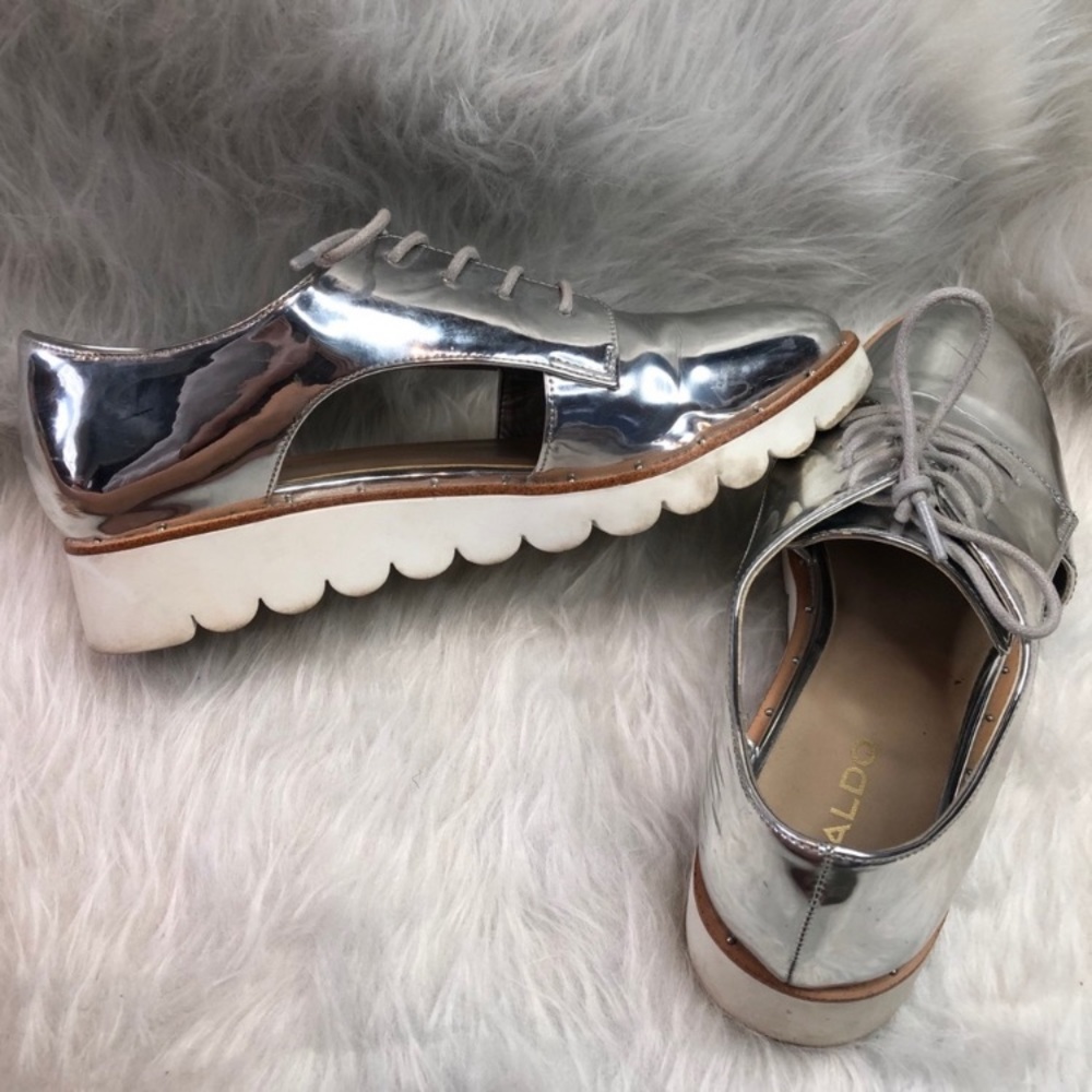 Aldo silver metallic platform Oxford with cut outs lace up EUC size 6 - Picture 2 of 7